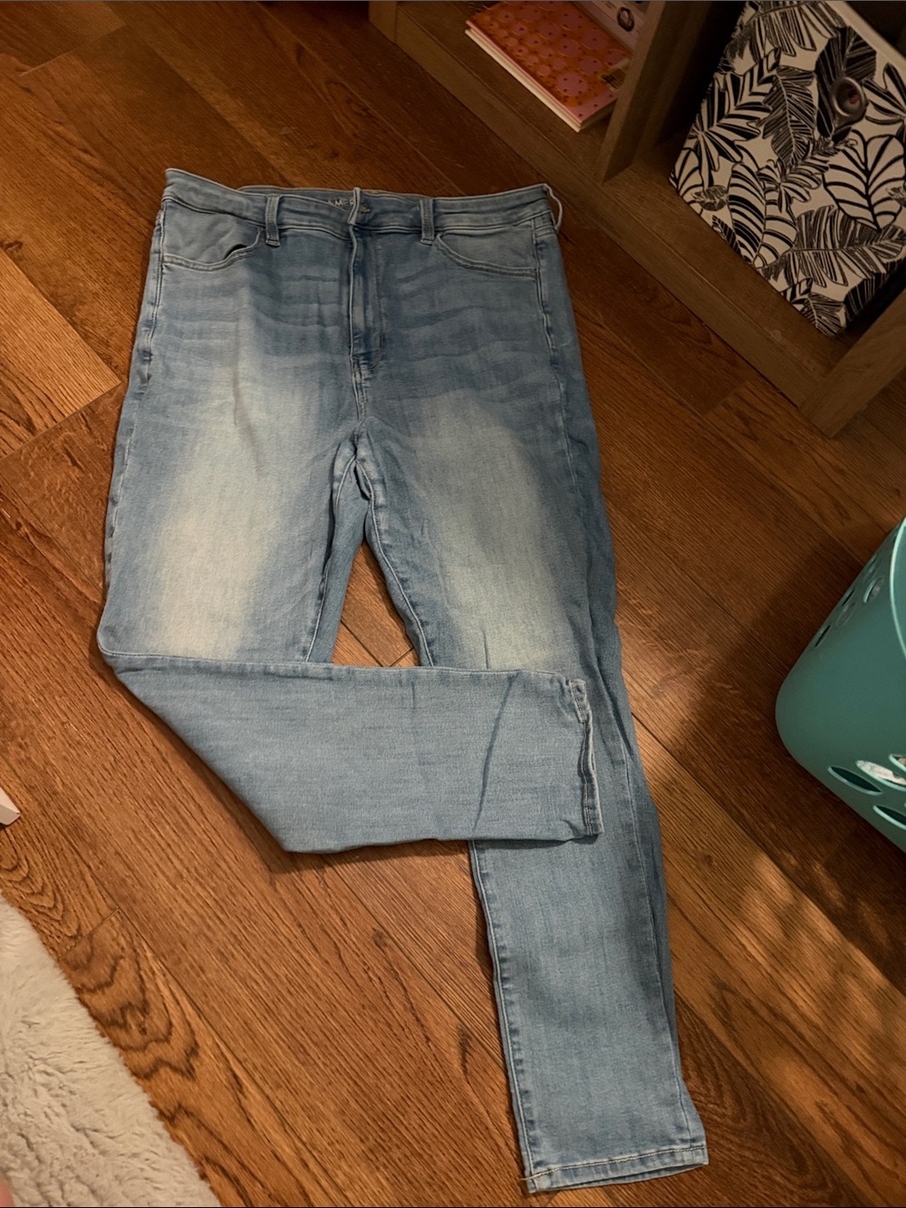 American Eagle Outfitters Light Blue Denim Jeggings with Gold Stitching